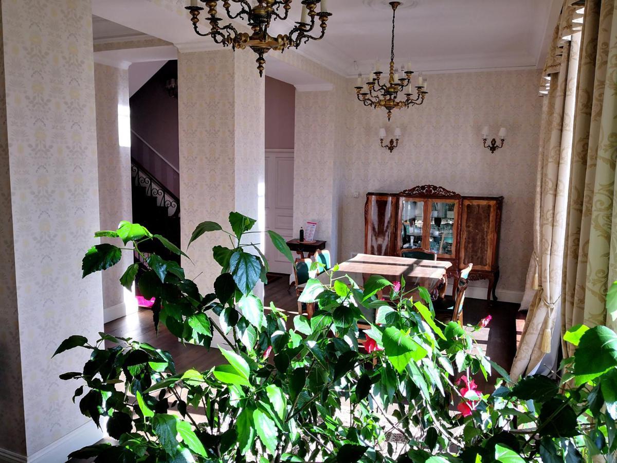 Отель Dwor Sierakow Экстерьер фото