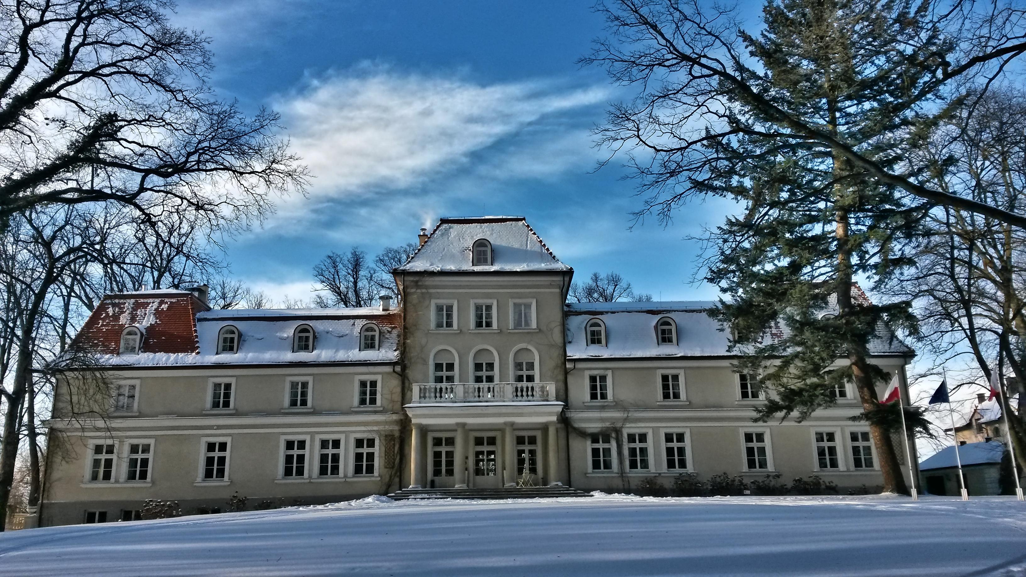 Отель Dwor Sierakow Экстерьер фото