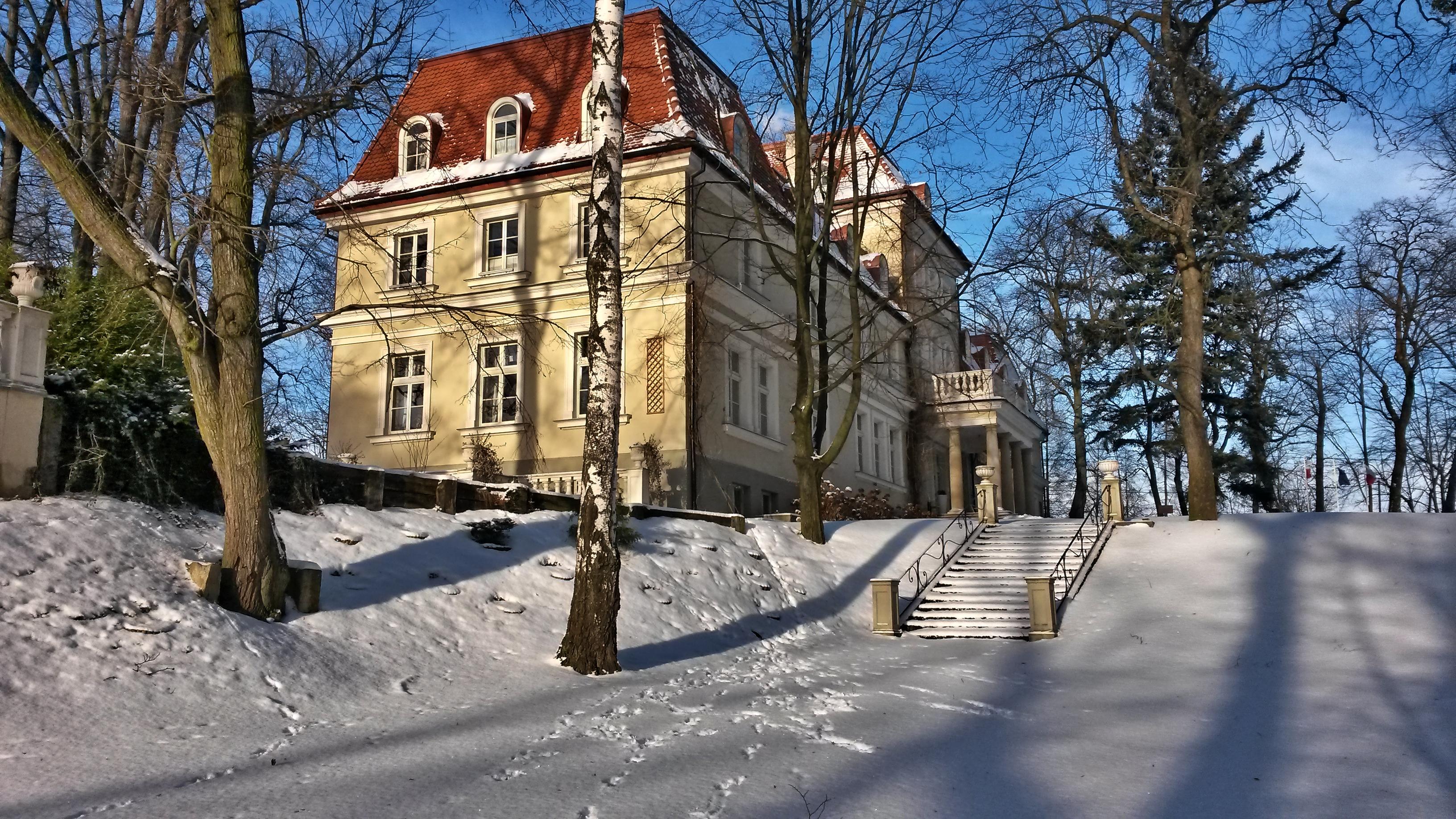 Отель Dwor Sierakow Экстерьер фото